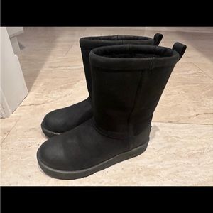 UGG Women's Classic Short L Waterproof SnowBoot